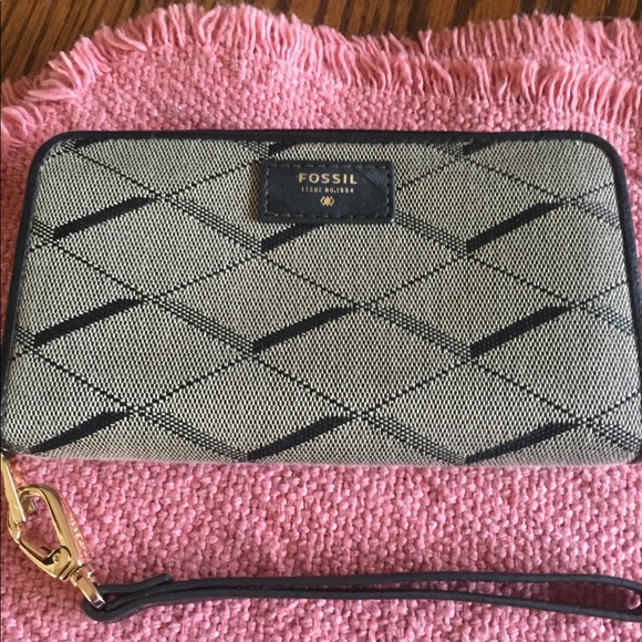 Fossil Handbags - Fossil Sydney Zip Phone Wallet in Gray & Black